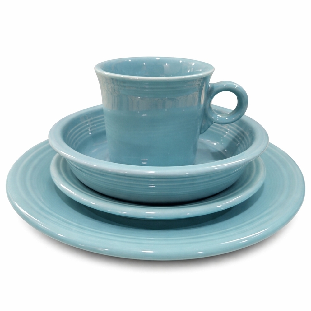 NIB Classic Rim 4 Piece Place Setting, Turquoise